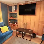 10 Keekle Terrace *