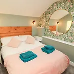 10 Keekle Terrace * Cleator Moor
