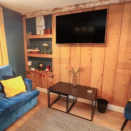 10 Keekle Terrace *
