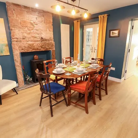 10 Keekle Terrace * Cleator Moor