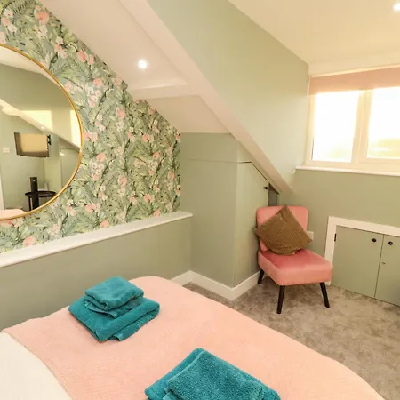 10 Keekle Terrace * Cleator Moor