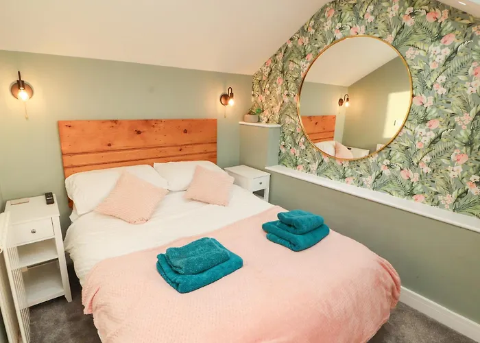 10 Keekle Terrace * Cleator Moor